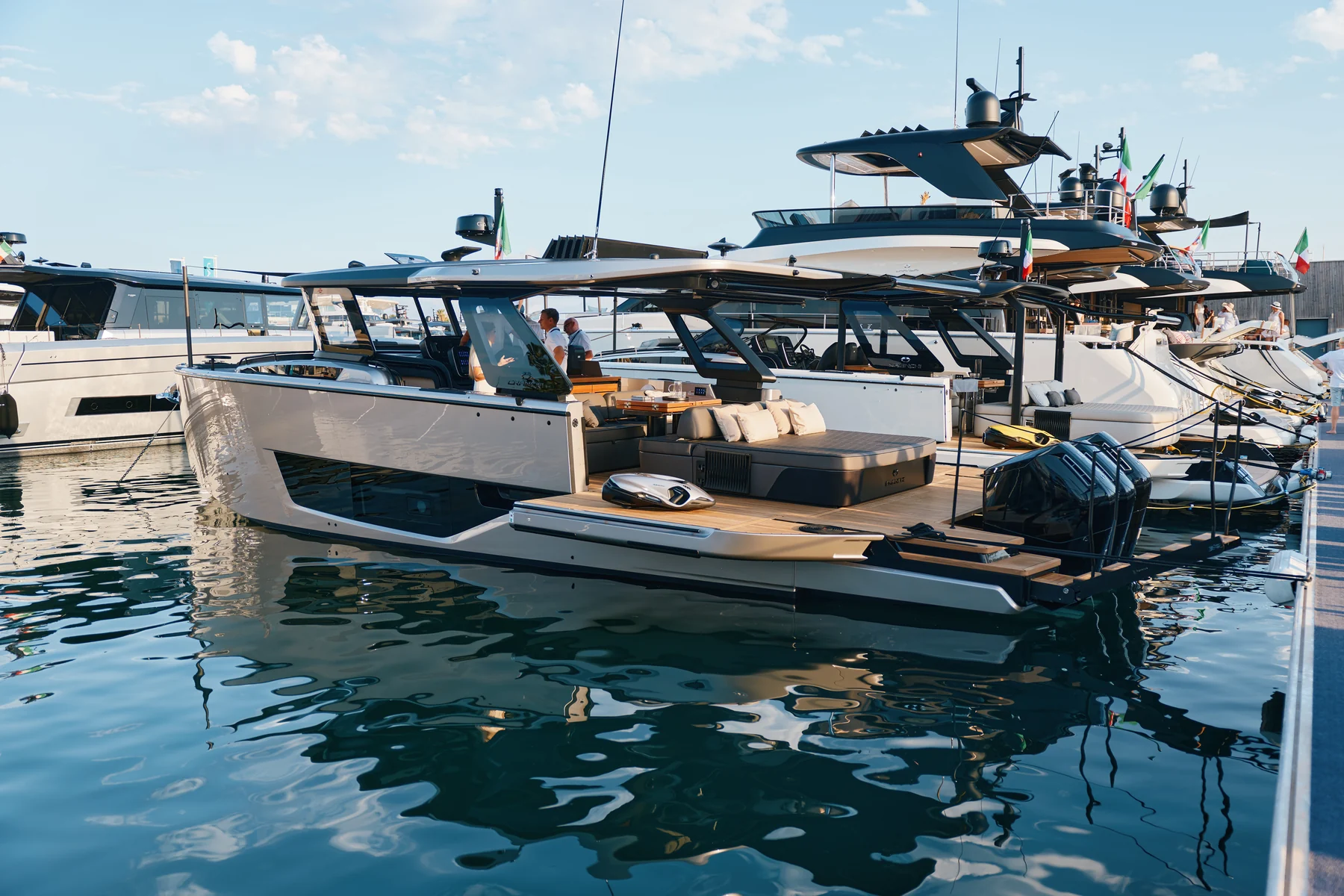 Cannes Yachting Festival 2026: две мировые премьеры Cranchi
