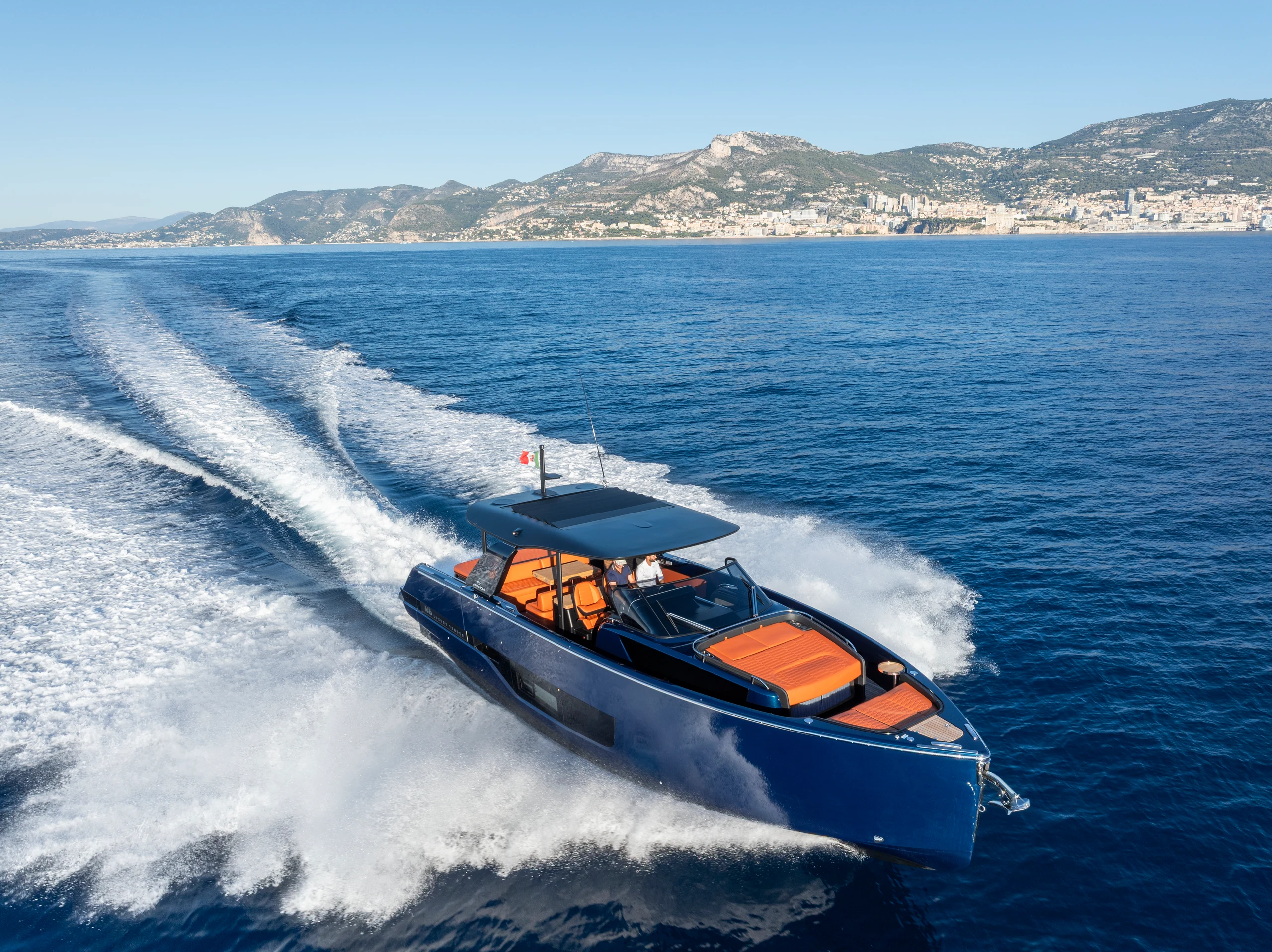 Видео A46 Luxury Tender